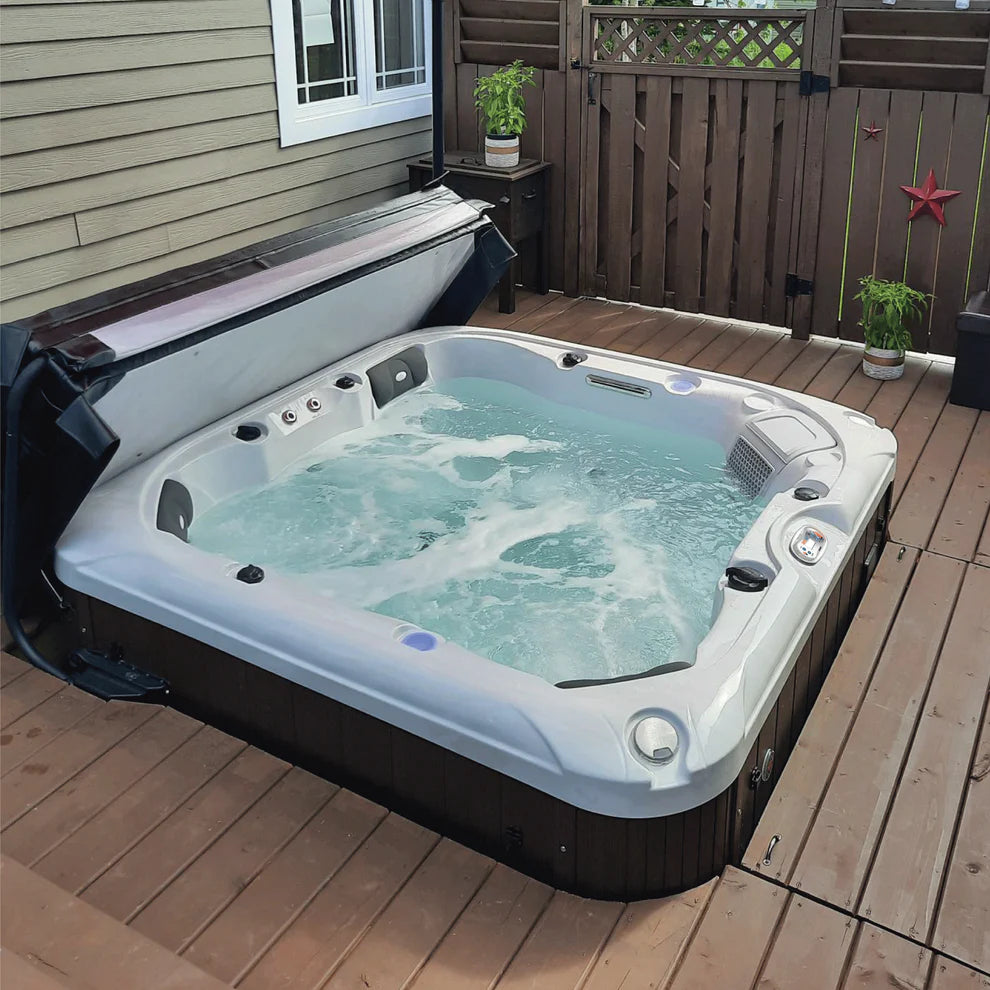 Liberty Spas - LYS5000 Luxury 240V 6 Person Spa