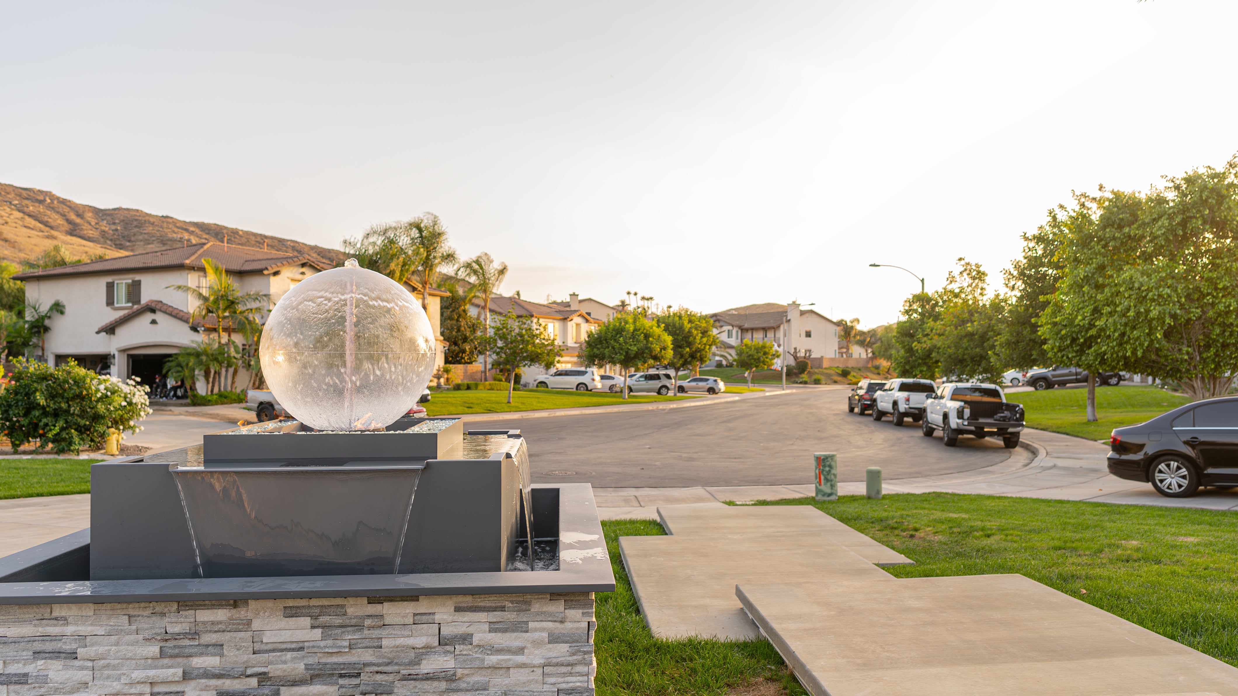 The Outdoor Plus - 89″ Atlas Round Fire & Water Fountain – Powder Coated Metal