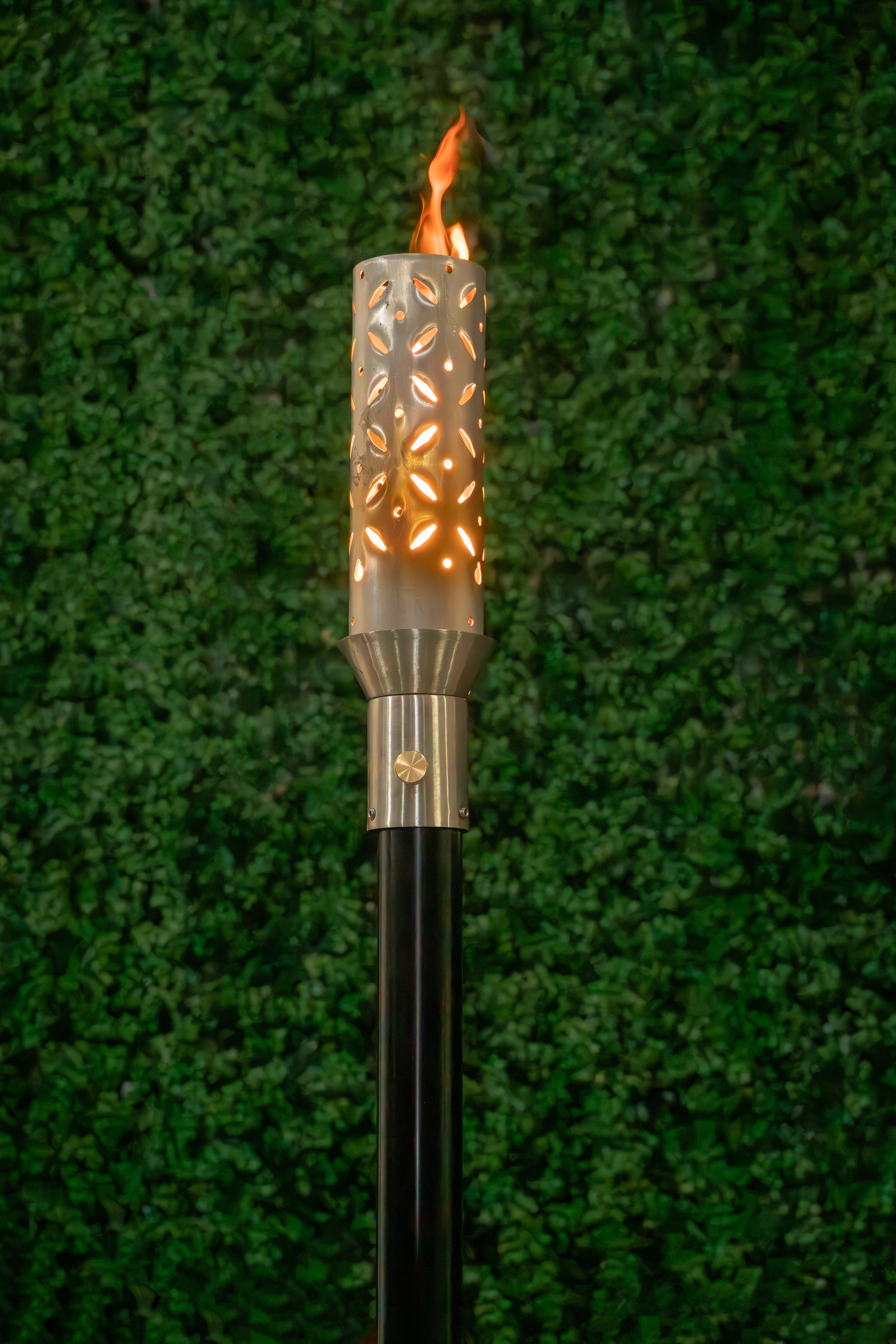 The Outdoor Plus - Diamond Plate Torch - Stainless Steel