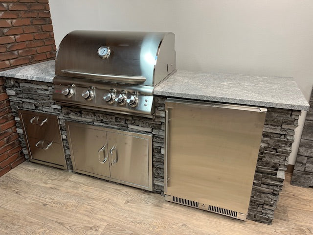 Tru Innovative Outdoor 8 Ft Traditional LTE Grill Island w/Fridge w/o Power Burner