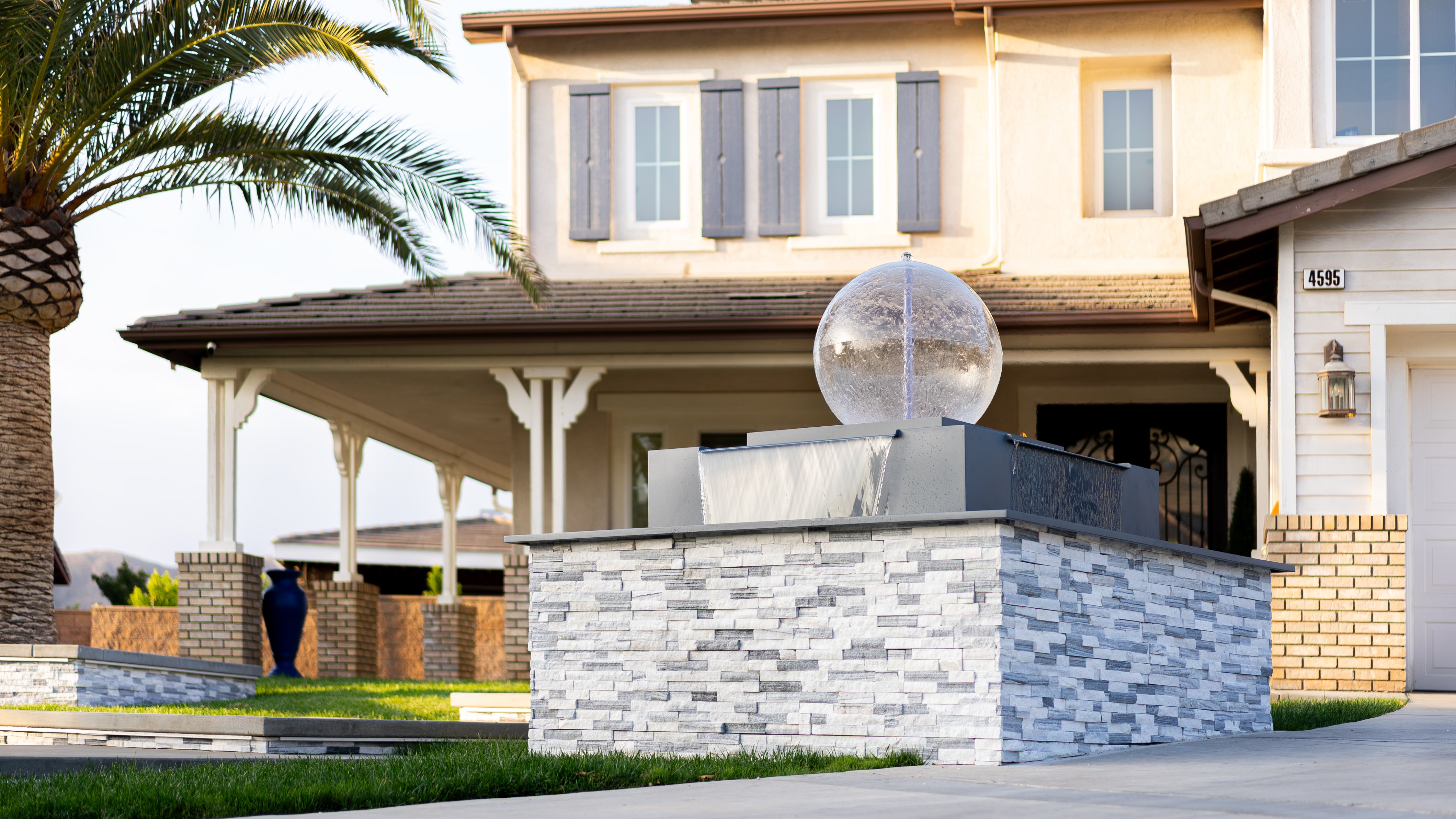 The Outdoor Plus - 89″ Atlas Round Fire & Water Fountain – Powder Coated Metal